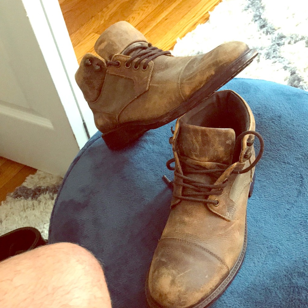 Beautiful shoe. Wish I knew how to rock them.